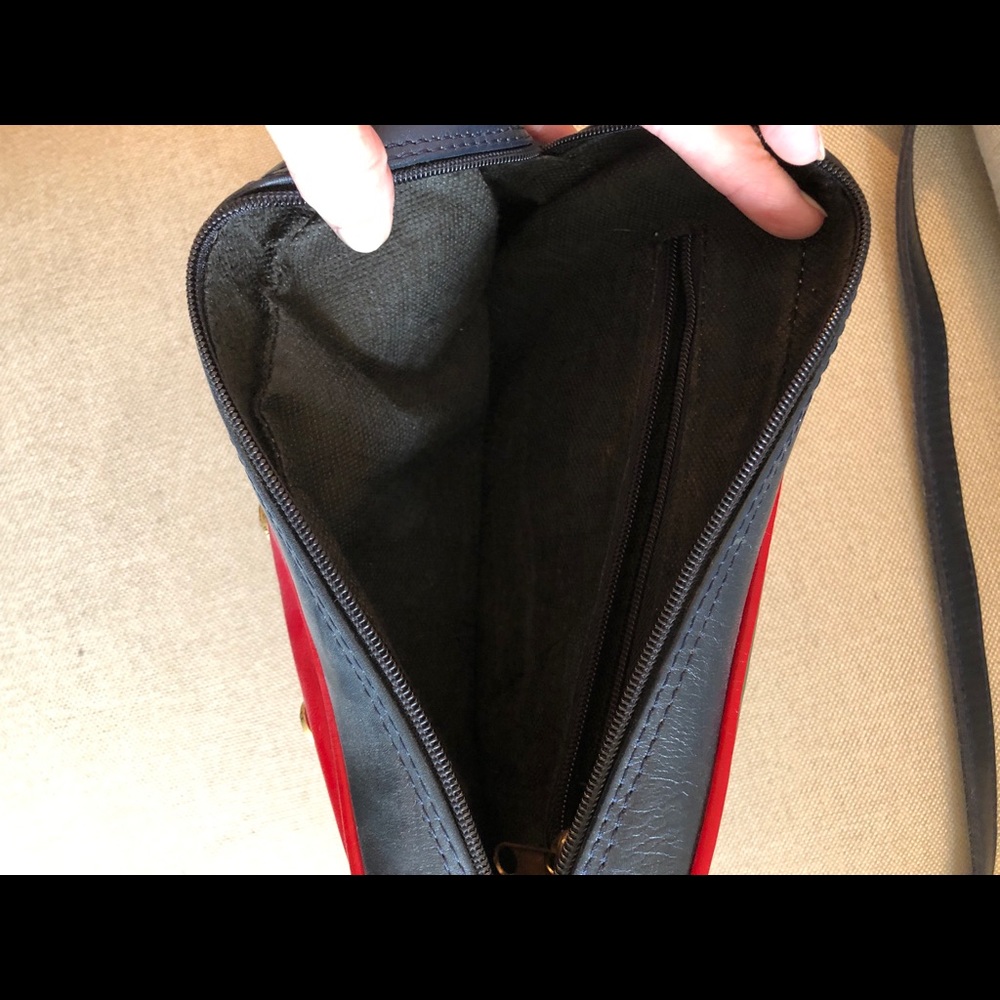Green and red purse - Picture 2 of 3